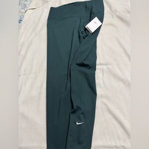 Nike dri fit NWT leggings